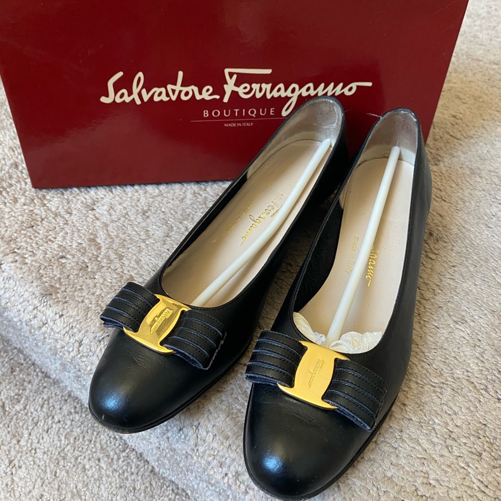 Vintage Salvatore Ferragamo flats